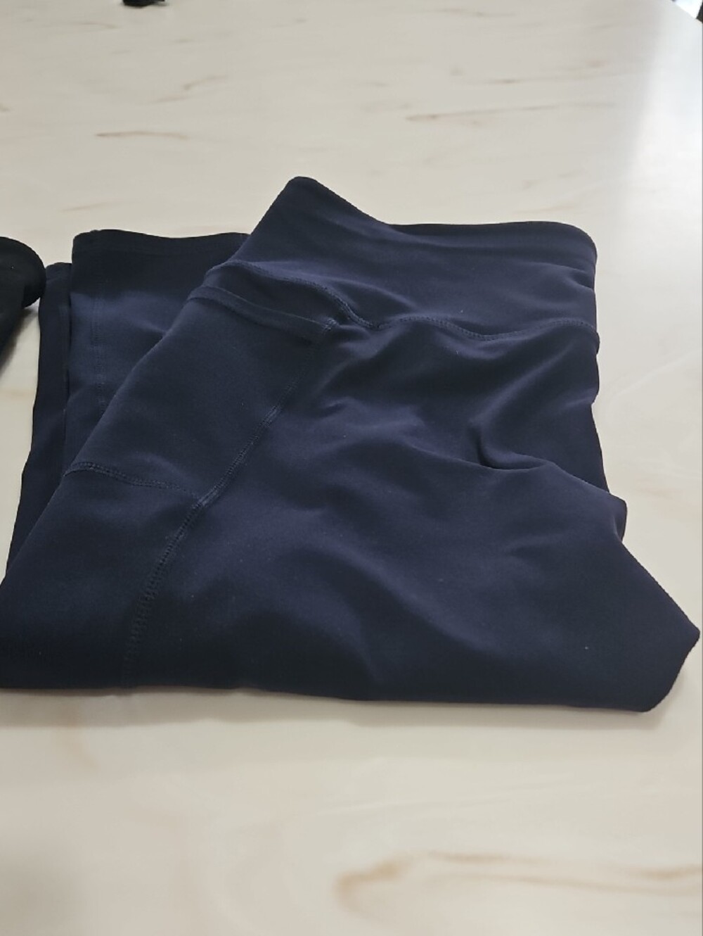 Skechers Women's Navy, Black Cropped Active Leggings/Both For One Price. - Picture 2 of 7